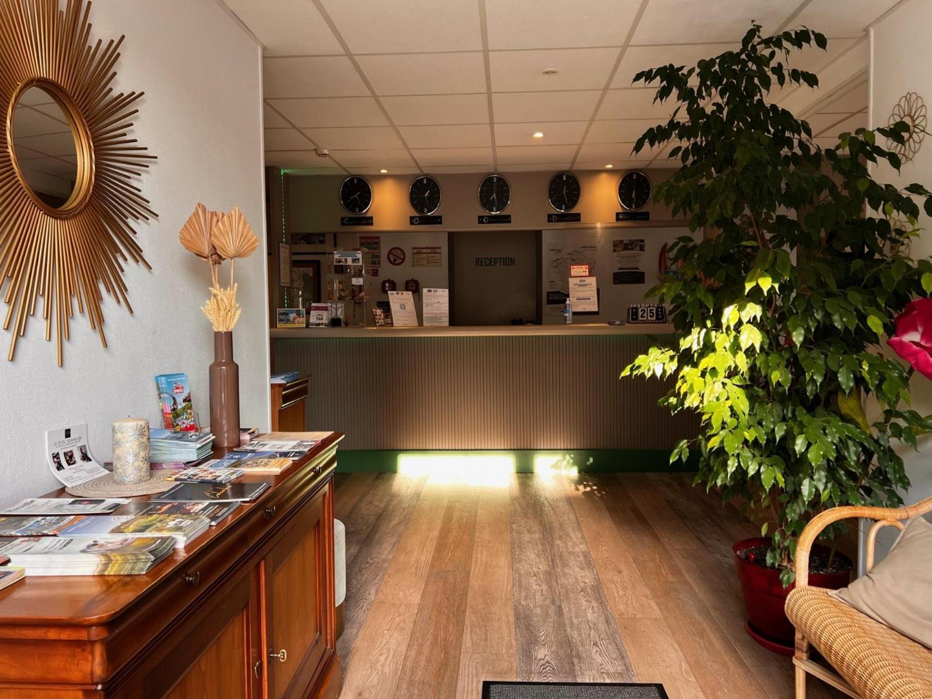 Contact Hotel Marseille Aubagne La Penne-sur-Huveaune Bagian luar foto